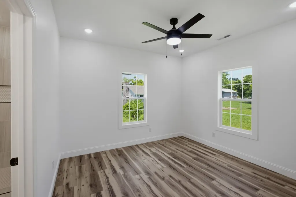 209 Armstrong Street Waverly TN 37185