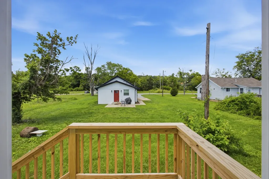 209 Armstrong Street Waverly TN 37185