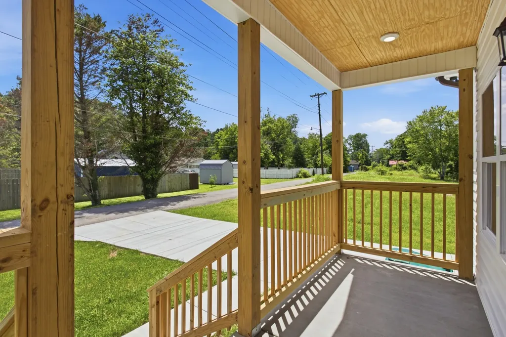 209 Armstrong Street Waverly TN 37185