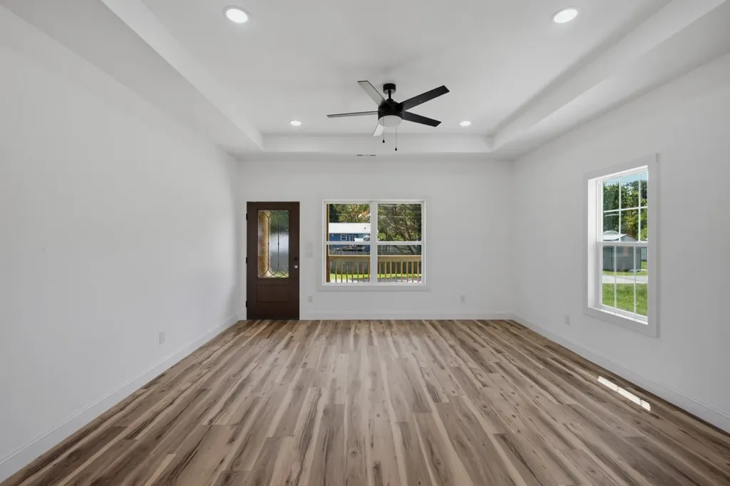 209 Armstrong Street Waverly TN 37185
