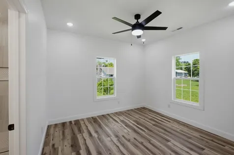 209 Armstrong Street Waverly TN 37185