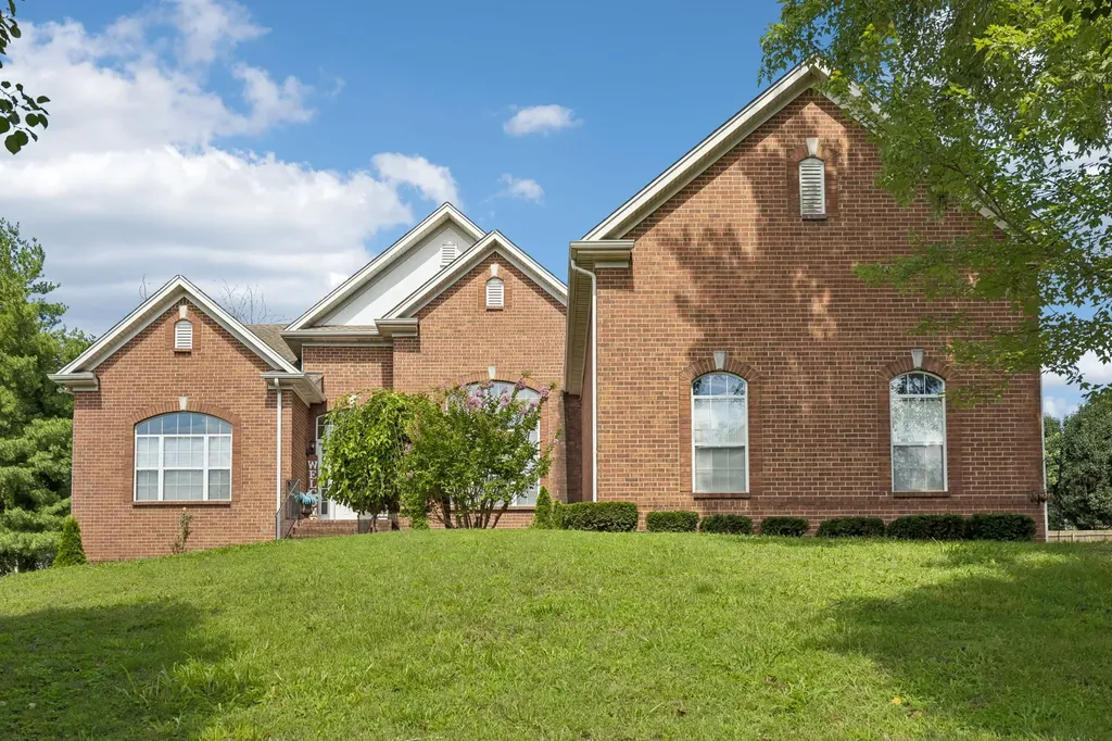 830 Loretta Drive Goodlettsville TN 37072