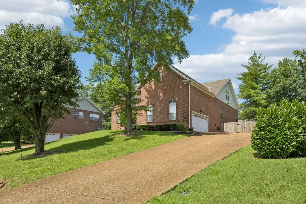 830 Loretta Drive Goodlettsville TN 37072