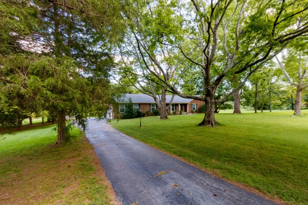 1735 Cedarcroft Drive Clarksville TN 37043