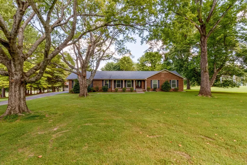 1735 Cedarcroft Drive Clarksville TN 37043