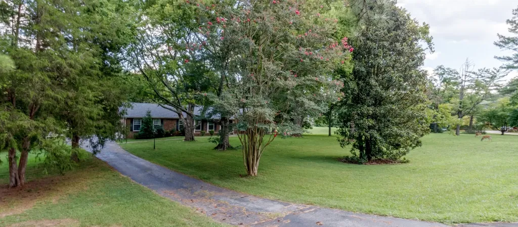 1735 Cedarcroft Drive Clarksville TN 37043