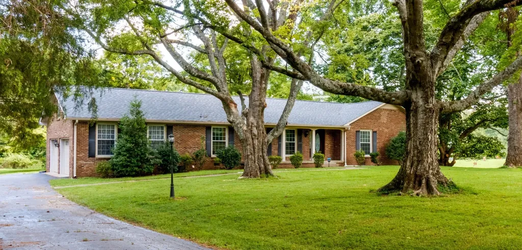 1735 Cedarcroft Drive Clarksville TN 37043