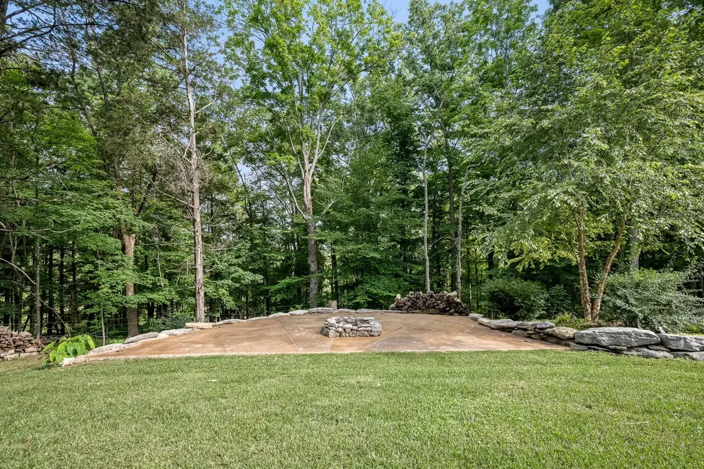 812 Tanglewood Drive Woodbury TN 37190