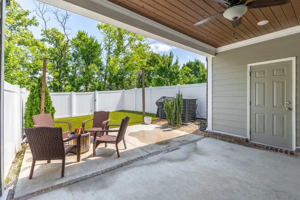 1556 Nickelby Place Thompsons Station TN 37179