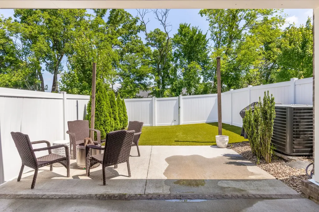 1556 Nickelby Place Thompsons Station TN 37179