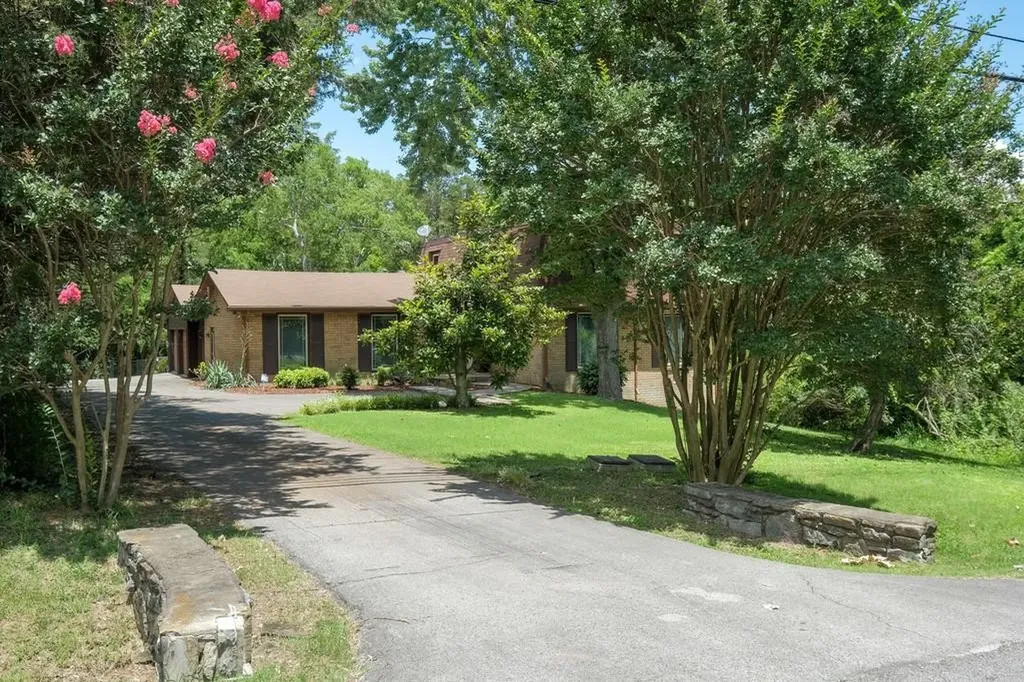 6560 Brownlee Drive Nashville TN 37205