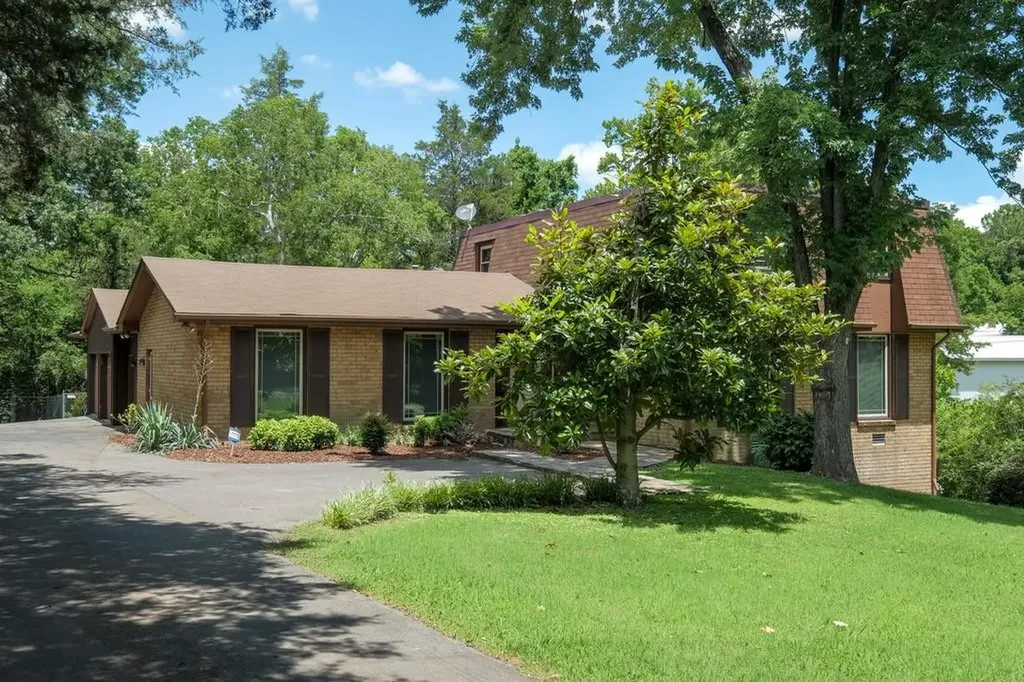6560 Brownlee Drive Nashville TN 37205