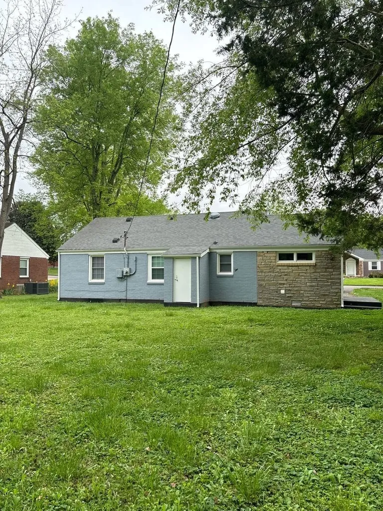 135 N Meadow Drive Clarksville TN 37043