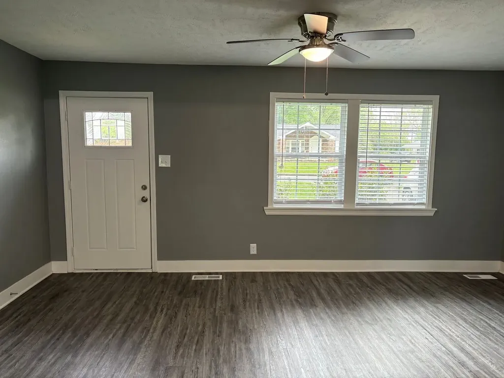 135 N Meadow Drive Clarksville TN 37043