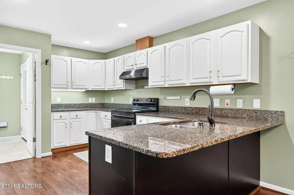 15 Ridge Crest Circle Crossville TN 38558