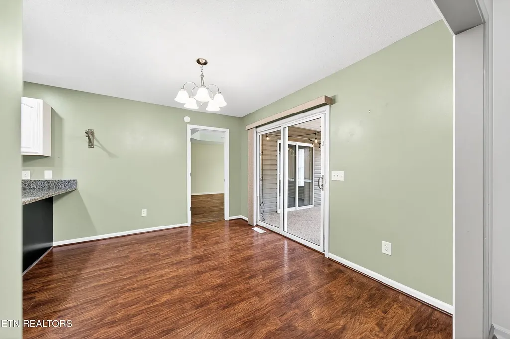 15 Ridge Crest Circle Crossville TN 38558