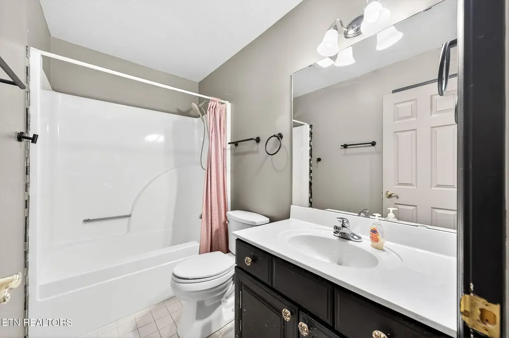 15 Ridge Crest Circle Crossville TN 38558