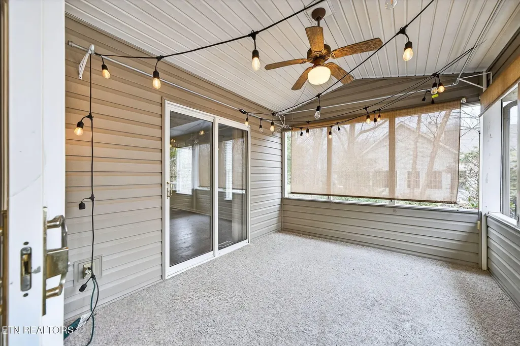 15 Ridge Crest Circle Crossville TN 38558