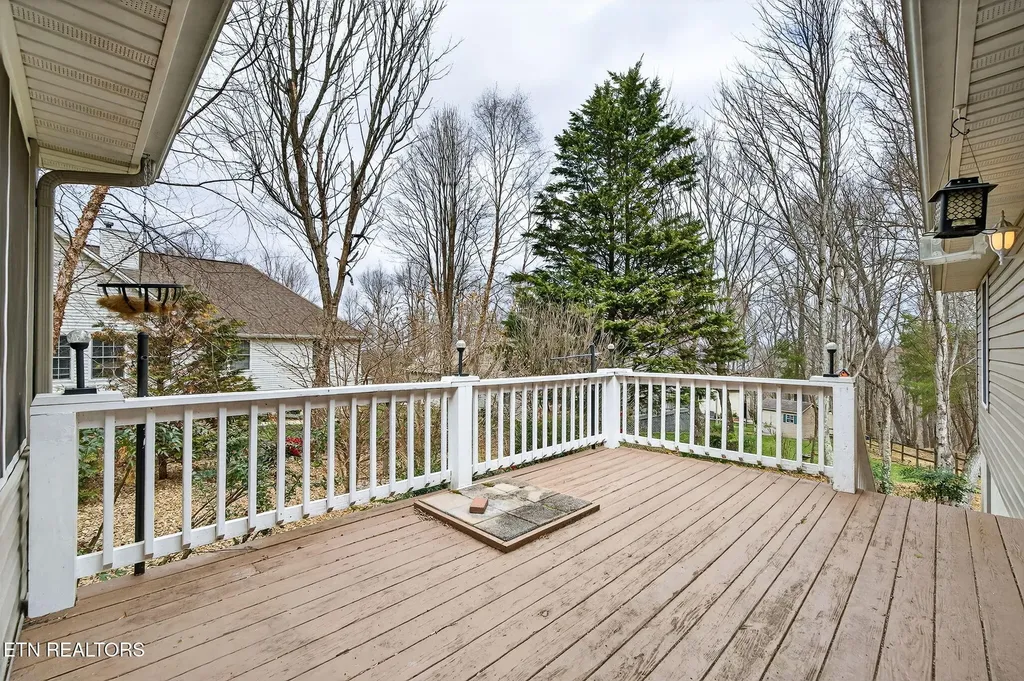 15 Ridge Crest Circle Crossville TN 38558