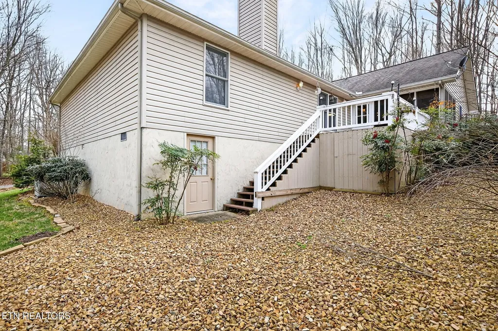 15 Ridge Crest Circle Crossville TN 38558
