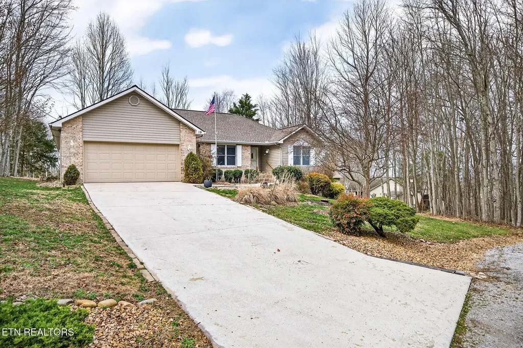 15 Ridge Crest Circle Crossville TN 38558