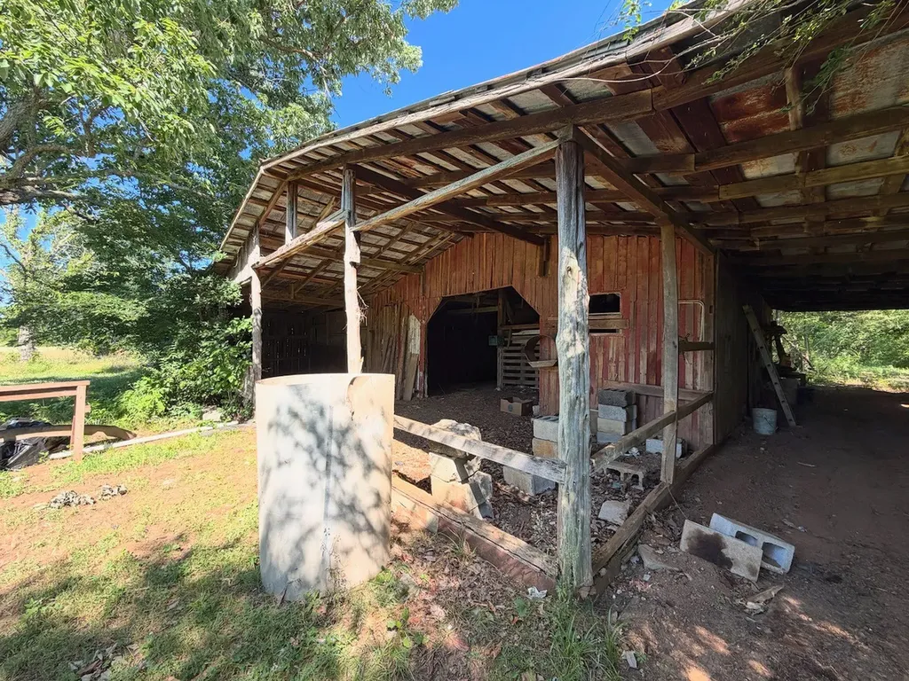 2399 Murray Kittrell Road Readyville TN 37149