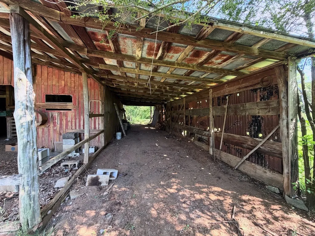 2399 Murray Kittrell Road Readyville TN 37149