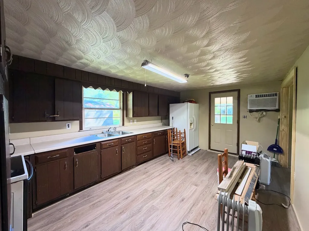 2399 Murray Kittrell Road Readyville TN 37149