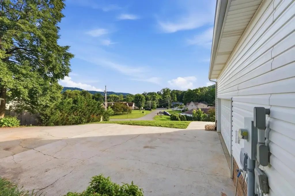 3142 Sparks Drive Cookeville TN 38506