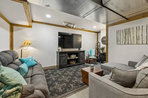 5833 Dewey Carr Road Bethpage TN 37022