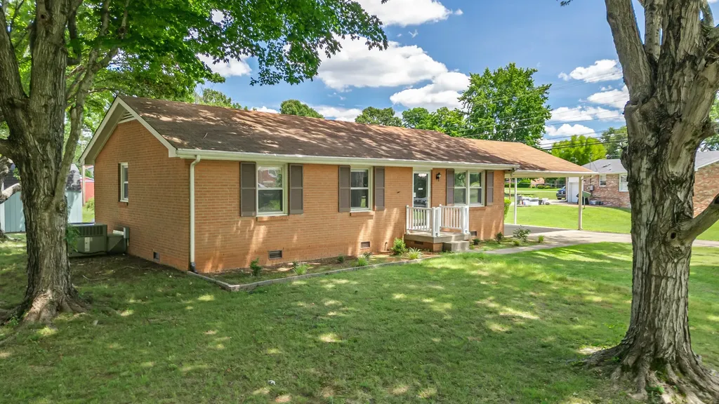 6002 Russell Drive Clarksville TN 37040