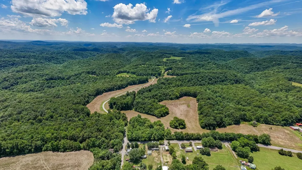 3772 Pea Ridge Road Liberty TN 37095