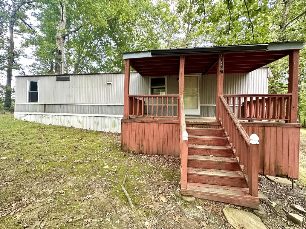 9329 Beeler Court Bon Aqua TN 37025