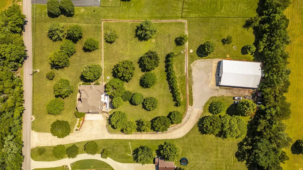 1820 Hygeia Road Greenbrier TN 37073