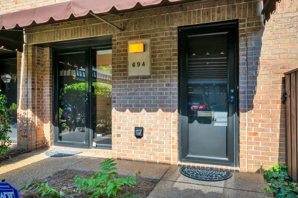 694 Timber Lane Nashville TN 37215