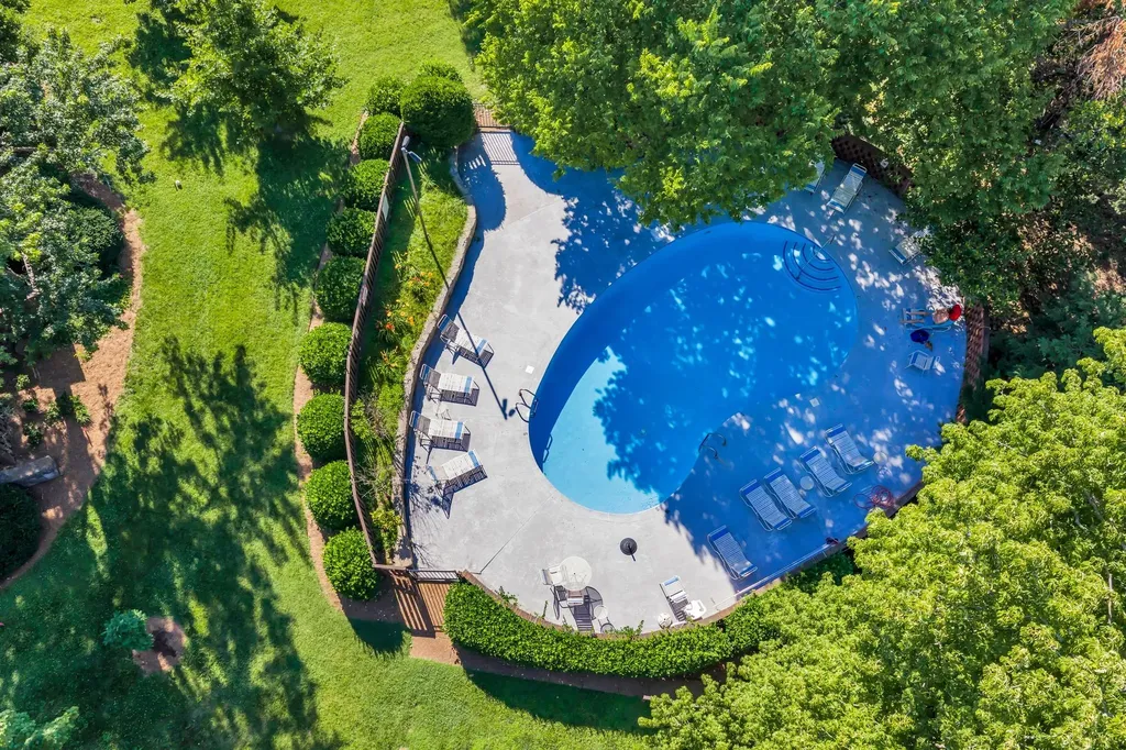 694 Timber Lane Nashville TN 37215