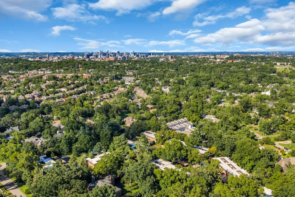 694 Timber Lane Nashville TN 37215