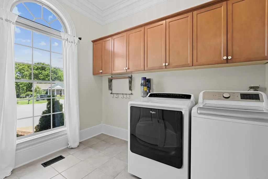 2020 Shoreline Drive Mount Juliet TN 37122