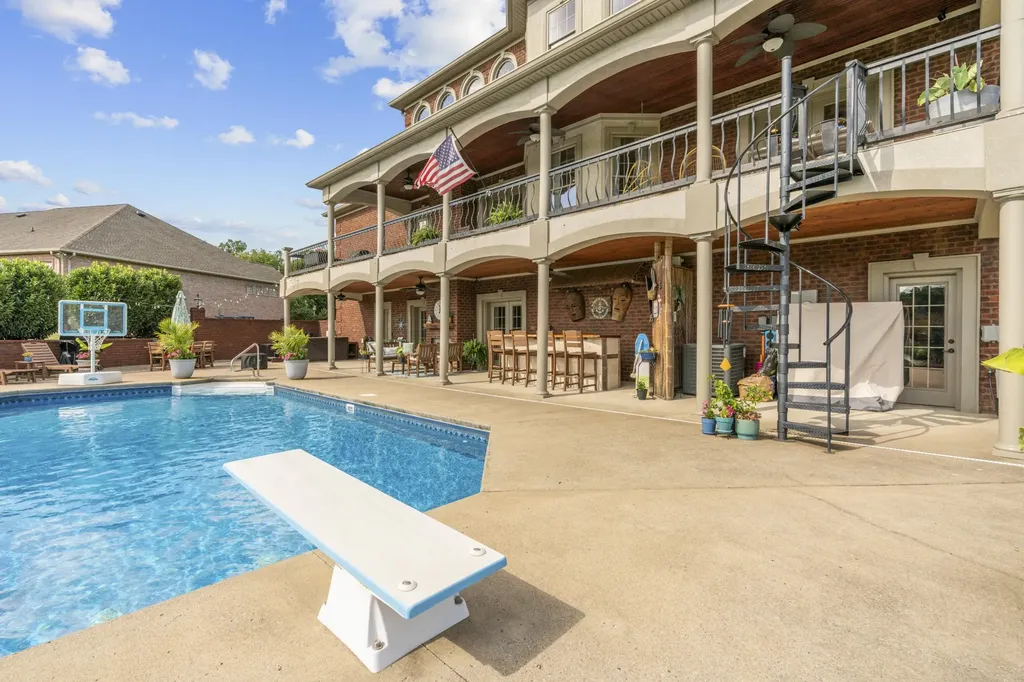 2020 Shoreline Drive Mount Juliet TN 37122