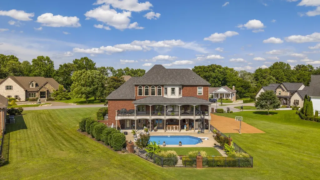2020 Shoreline Drive Mount Juliet TN 37122