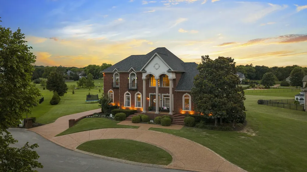 2020 Shoreline Drive Mount Juliet TN 37122