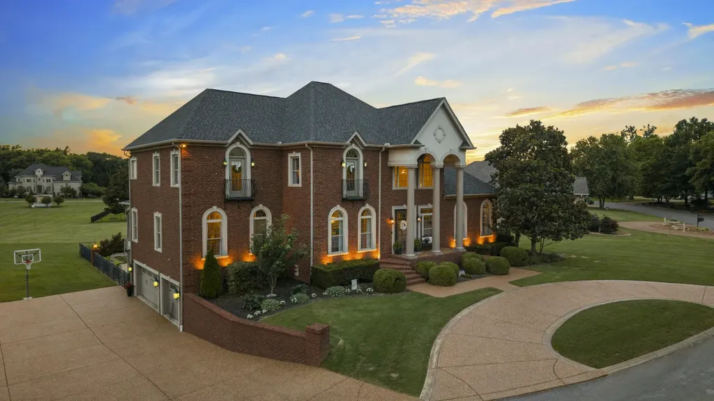 2020 Shoreline Drive Mount Juliet TN 37122