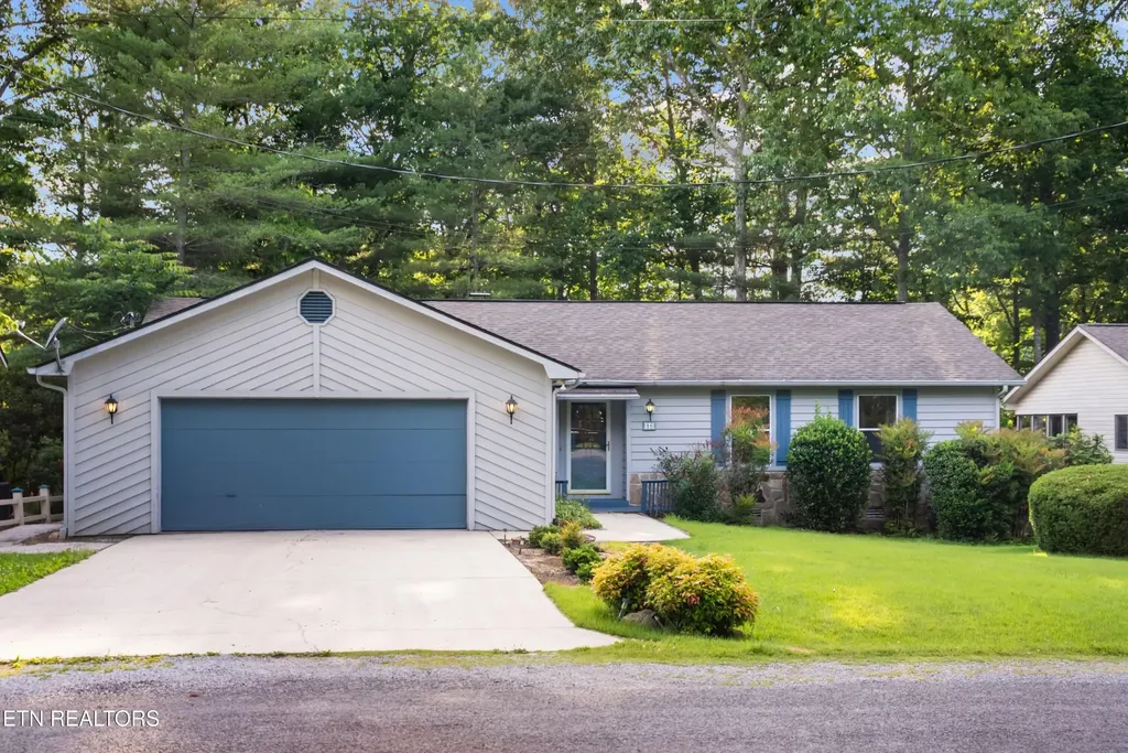 16 Trafalgar Lane Crossville TN 38558