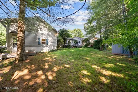 16 Trafalgar Lane Crossville TN 38558