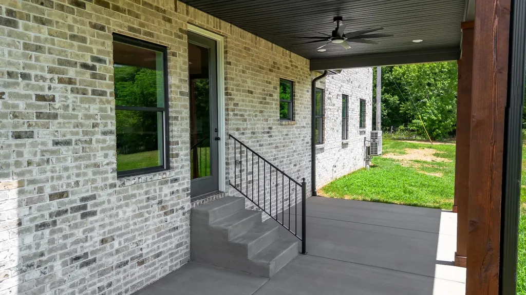 4398 Woodrow Wilson Road Springfield TN 37172