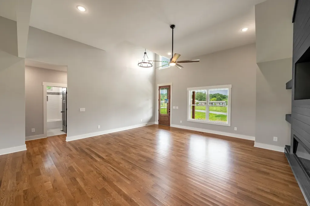 4398 Woodrow Wilson Road Springfield TN 37172