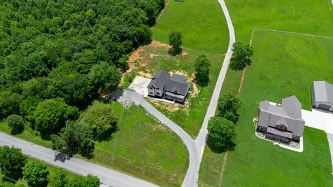 4398 Woodrow Wilson Road Springfield TN 37172