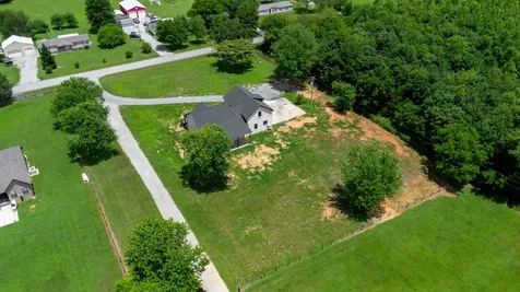 4398 Woodrow Wilson Road Springfield TN 37172