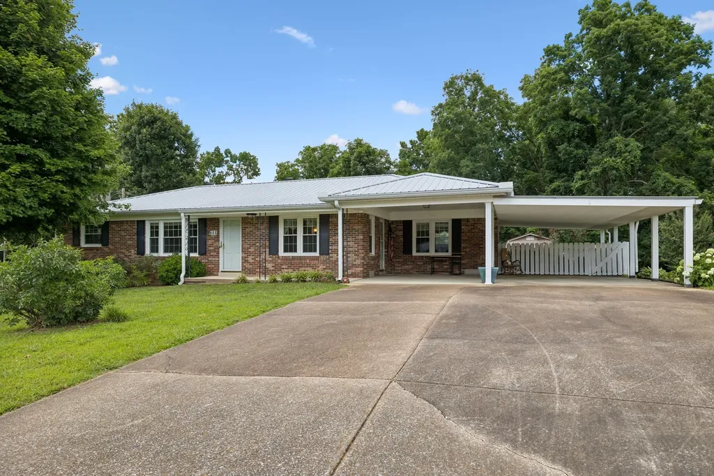 708 Hickory Street Centerville TN 37033