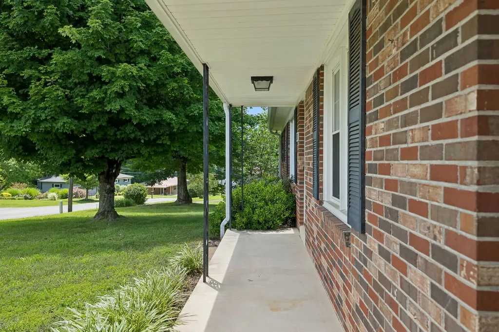 708 Hickory Street Centerville TN 37033